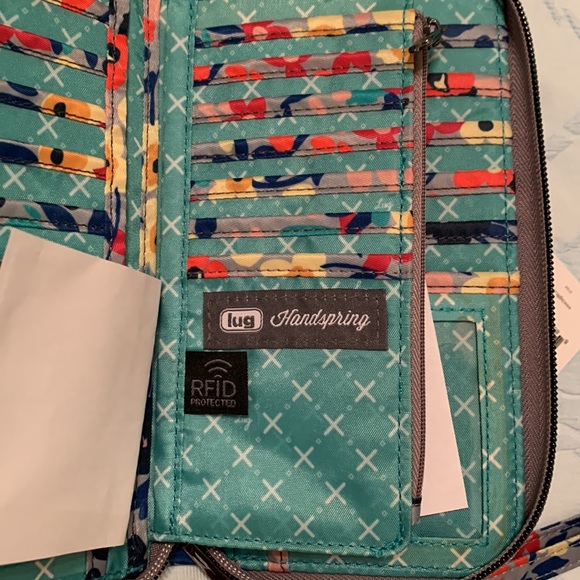 🌺New🌺Lug RFID Large Zippered Wallet - Picture 8 of 11